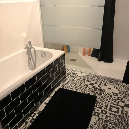 Maison Ville Chaleureuse * Коньяк